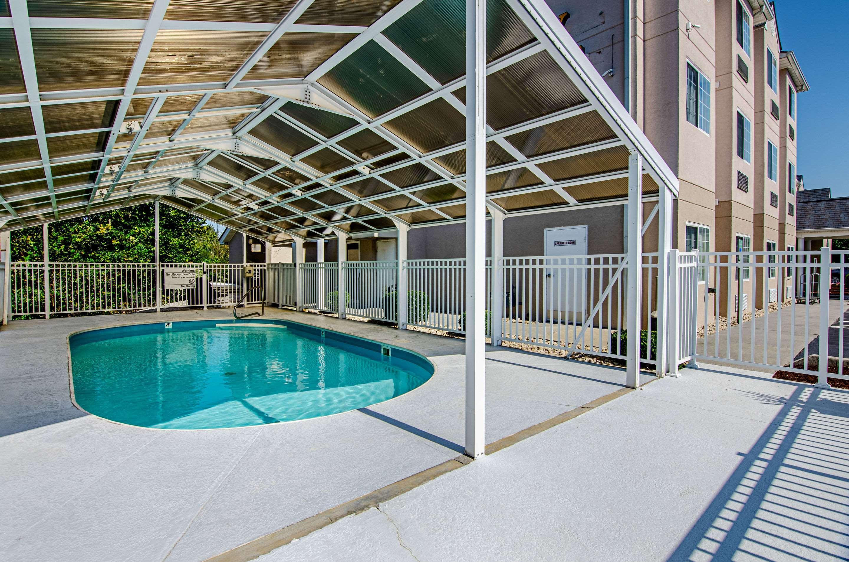 Quality Inn & Suites I-81 Exit 7 Bristol Kültér fotó