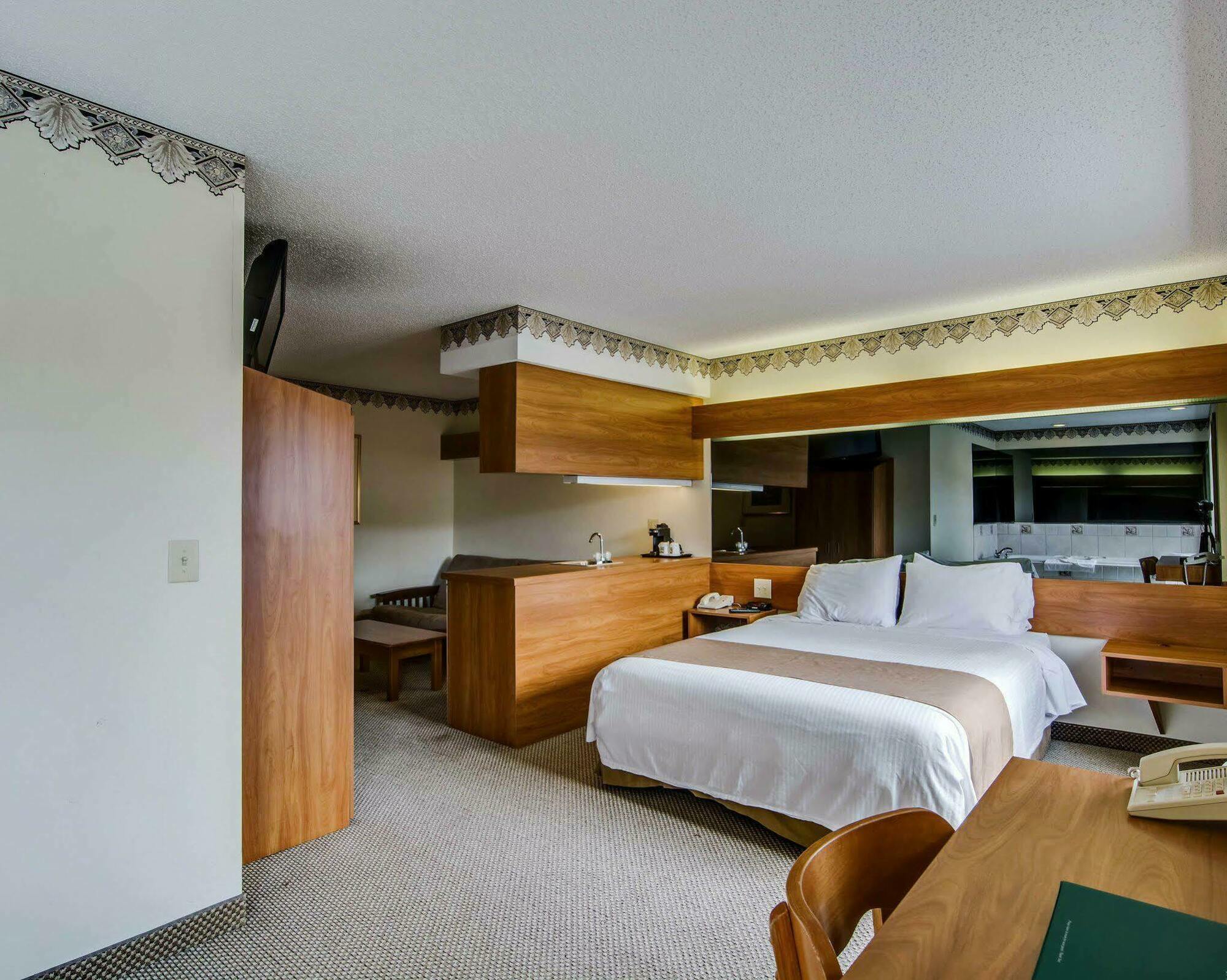 Quality Inn & Suites I-81 Exit 7 Bristol Kültér fotó