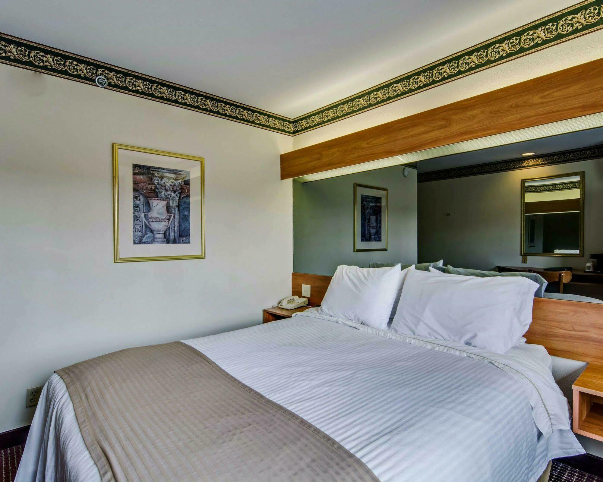 Quality Inn & Suites I-81 Exit 7 Bristol Kültér fotó